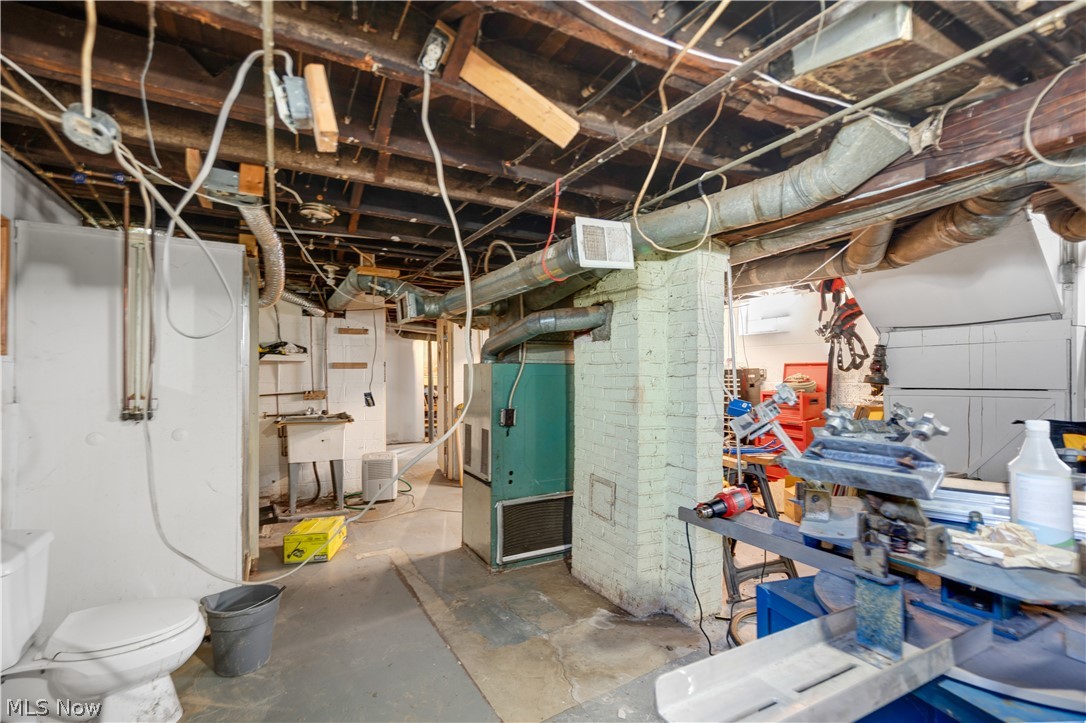 3404 Montclair Avenue Cleveland OH 44109