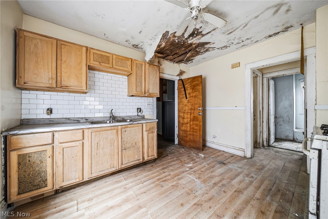 4150 E 142nd Street Cleveland OH 44128