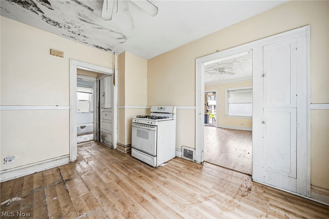 4150 E 142nd Street Cleveland OH 44128