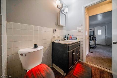 7426 Spafford Road Cleveland OH 44105