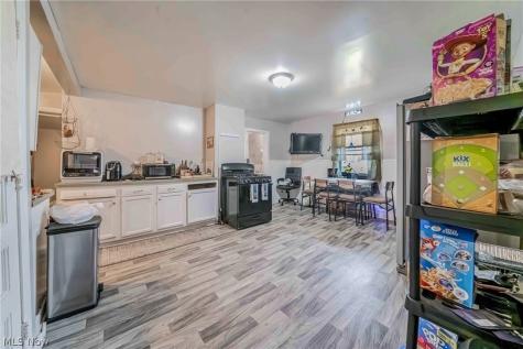 7426 Spafford Road Cleveland OH 44105