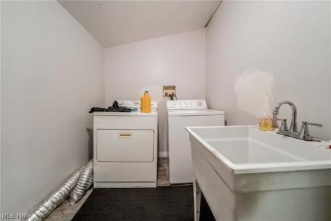 7426 Spafford Road Cleveland OH 44105