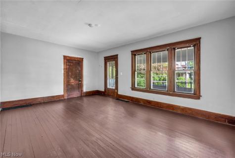 56 Vesper Street Akron OH 44310