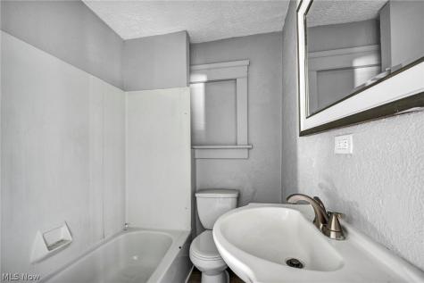 56 Vesper Street Akron OH 44310