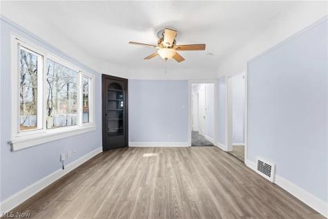876 Eloise Drive Cleveland Heights OH 44112