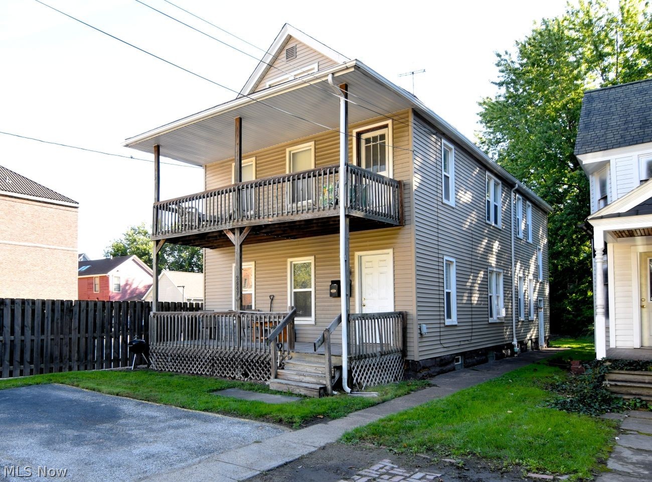2445-2447 W 11th Street Cleveland OH 44113
