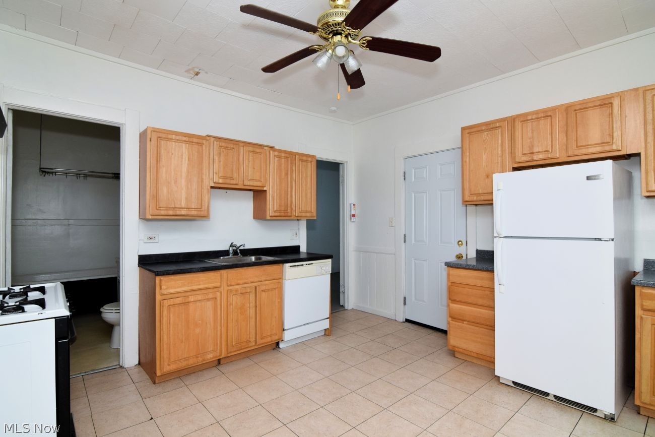2445-2447 W 11th Street Cleveland OH 44113
