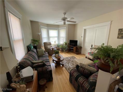 1574 Ridgewood Avenue Lakewood OH 44107