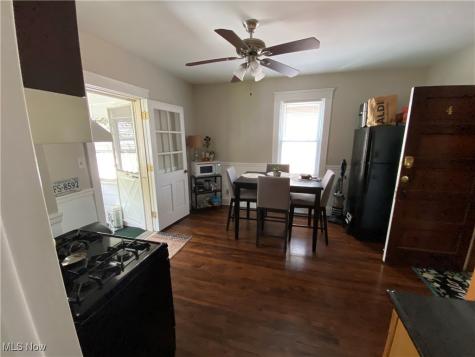 1574 Ridgewood Avenue Lakewood OH 44107