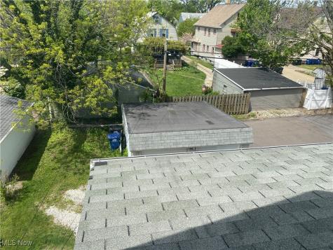 1574 Ridgewood Avenue Lakewood OH 44107