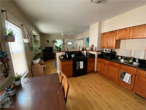 1574 Ridgewood Avenue Lakewood OH 44107