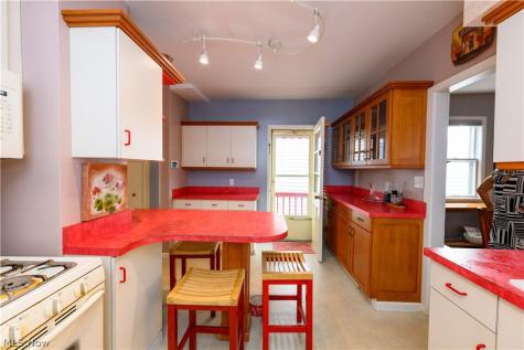 2046 Fairview Avenue Cleveland OH 44106