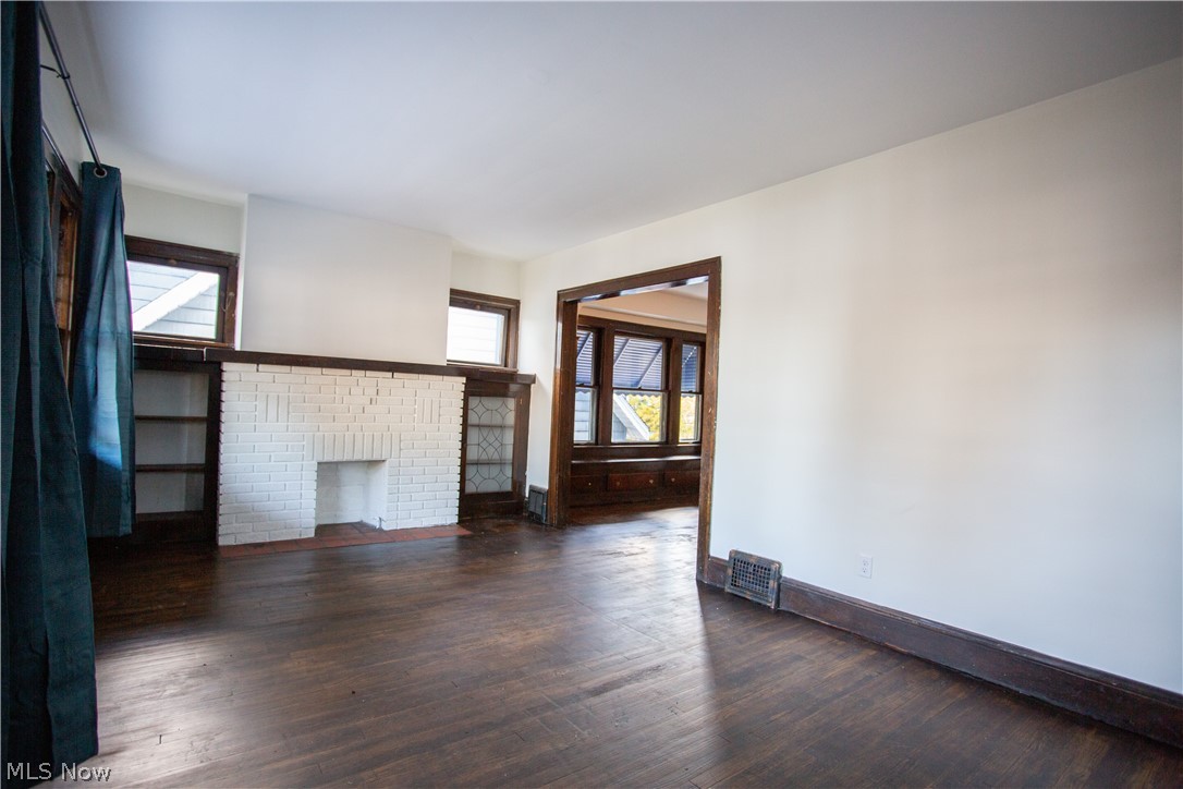 18014 Harland Avenue Cleveland OH 44119