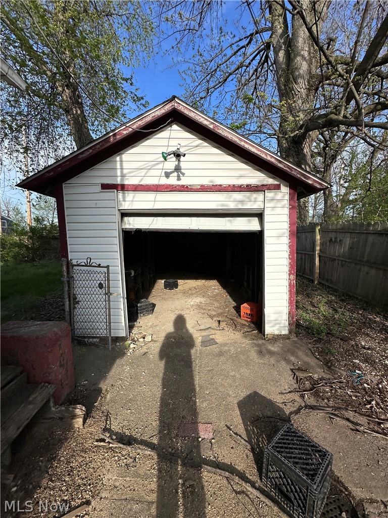 1821 E 93rd Street Cleveland OH 44106