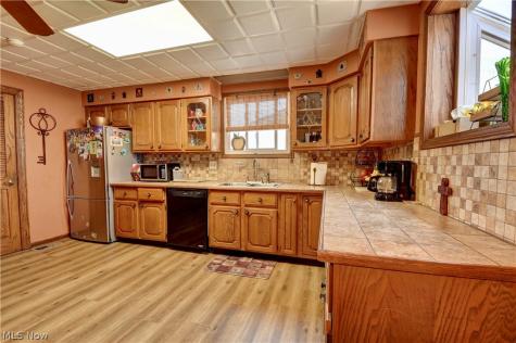 1307-1309 Main Avenue W Massillon OH 44647
