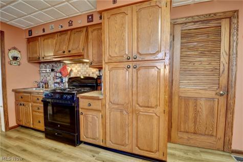 1307-1309 Main Avenue W Massillon OH 44647