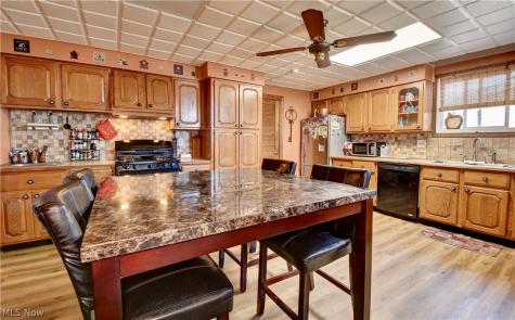 1307-1309 Main Avenue W Massillon OH 44647