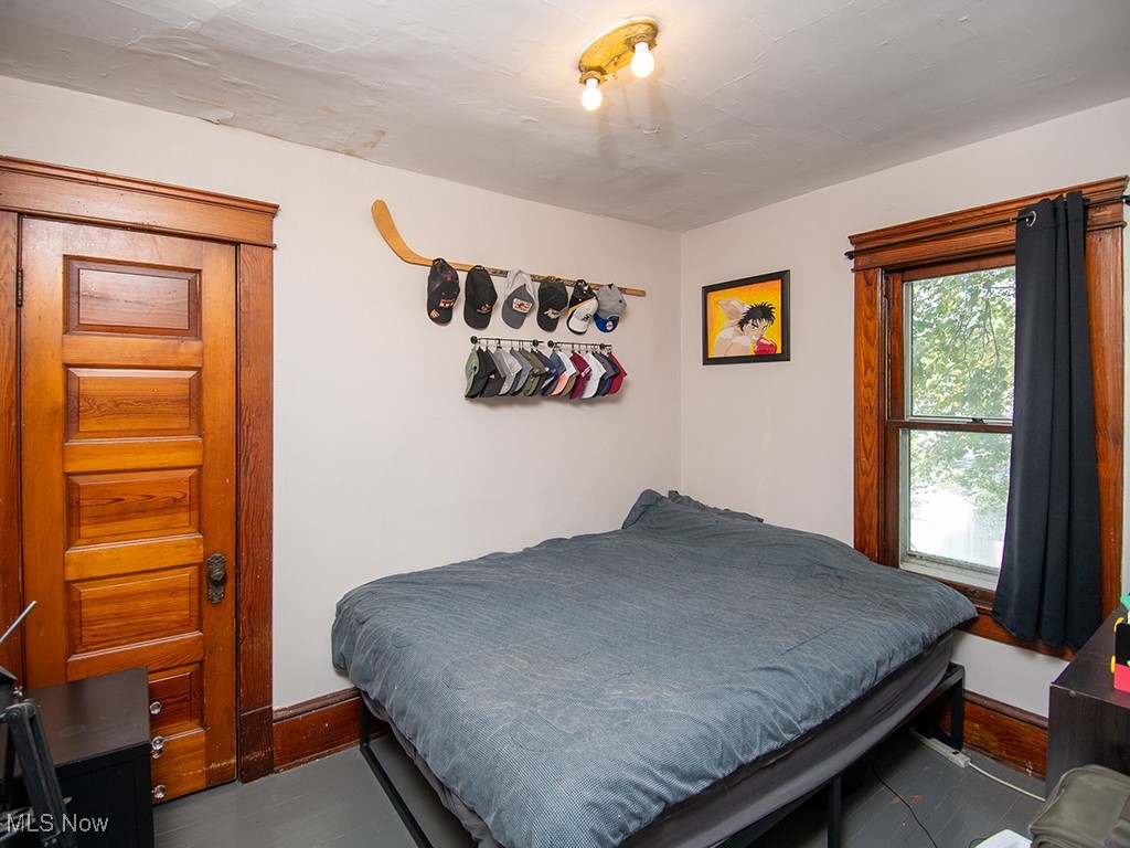 2068 W 100th Street Cleveland OH 44102