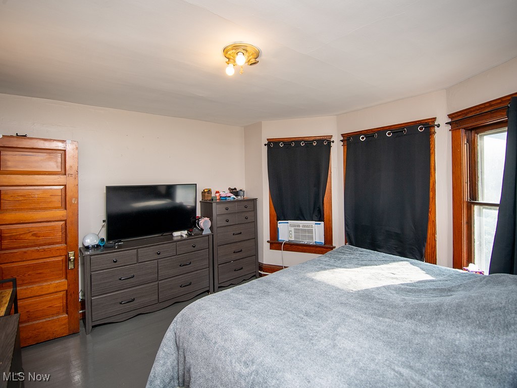 2068 W 100th Street Cleveland OH 44102