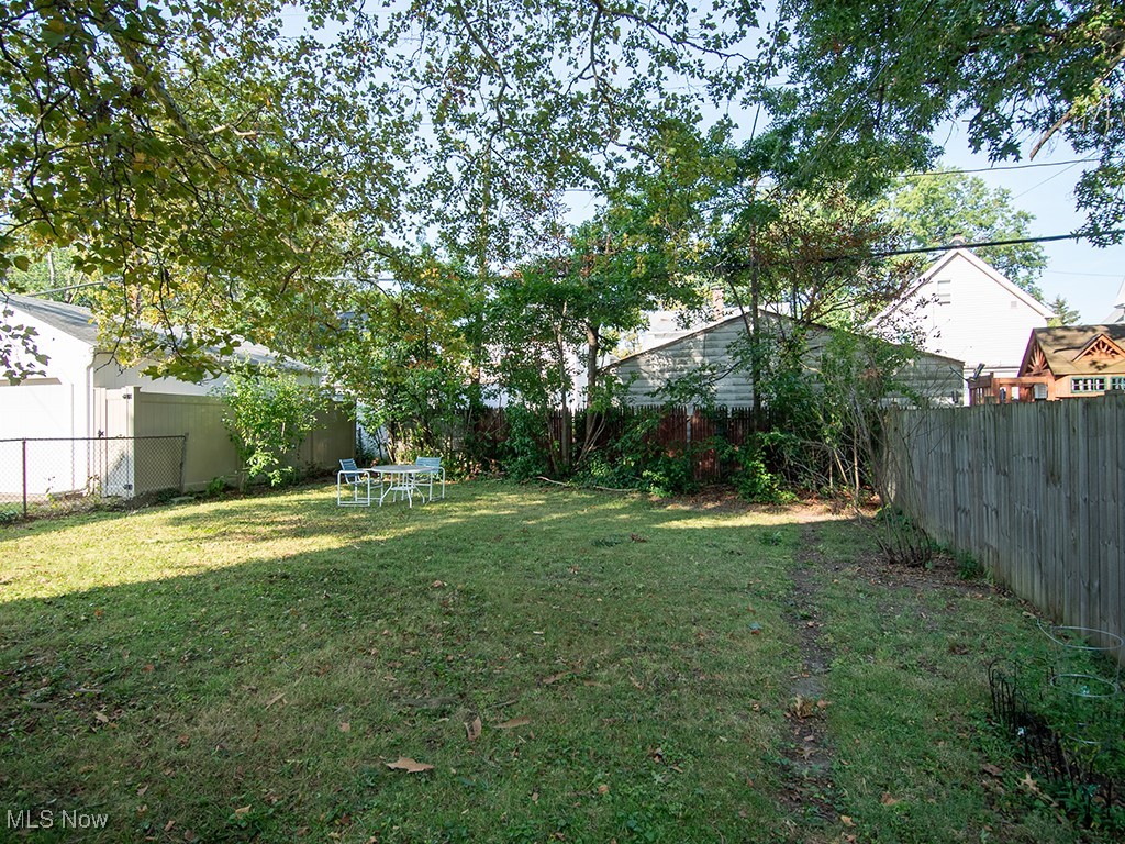 2068 W 100th Street Cleveland OH 44102