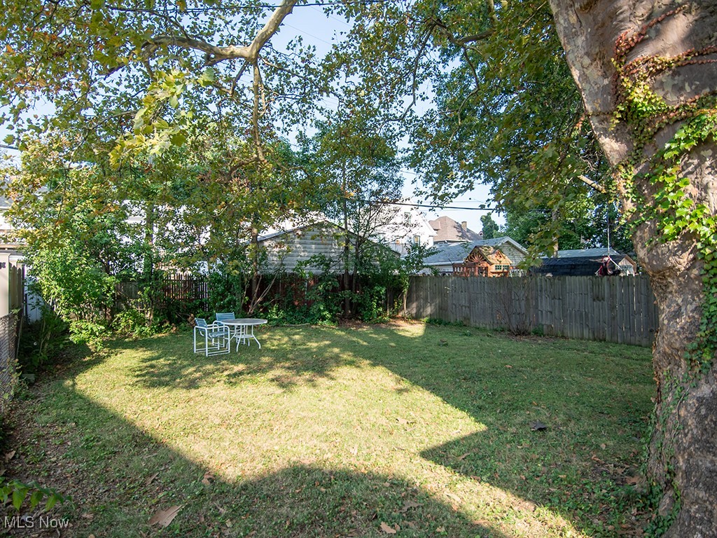 2068 W 100th Street Cleveland OH 44102