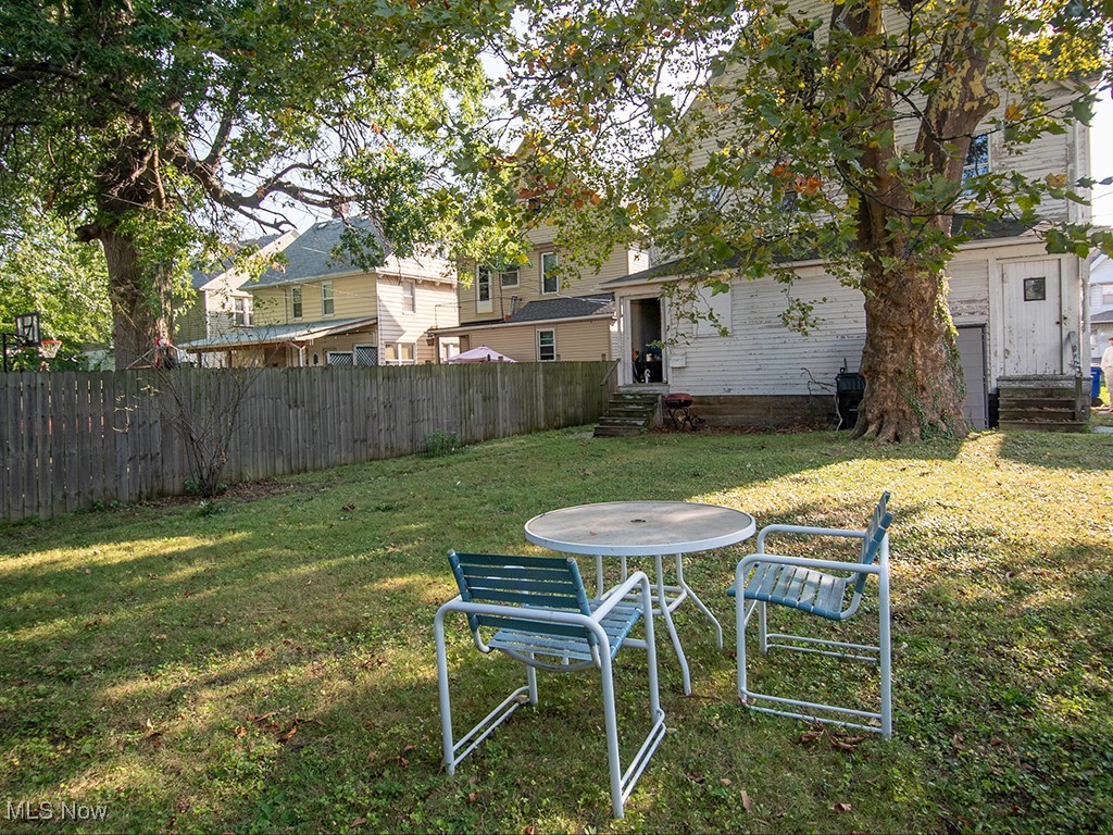 2068 W 100th Street Cleveland OH 44102