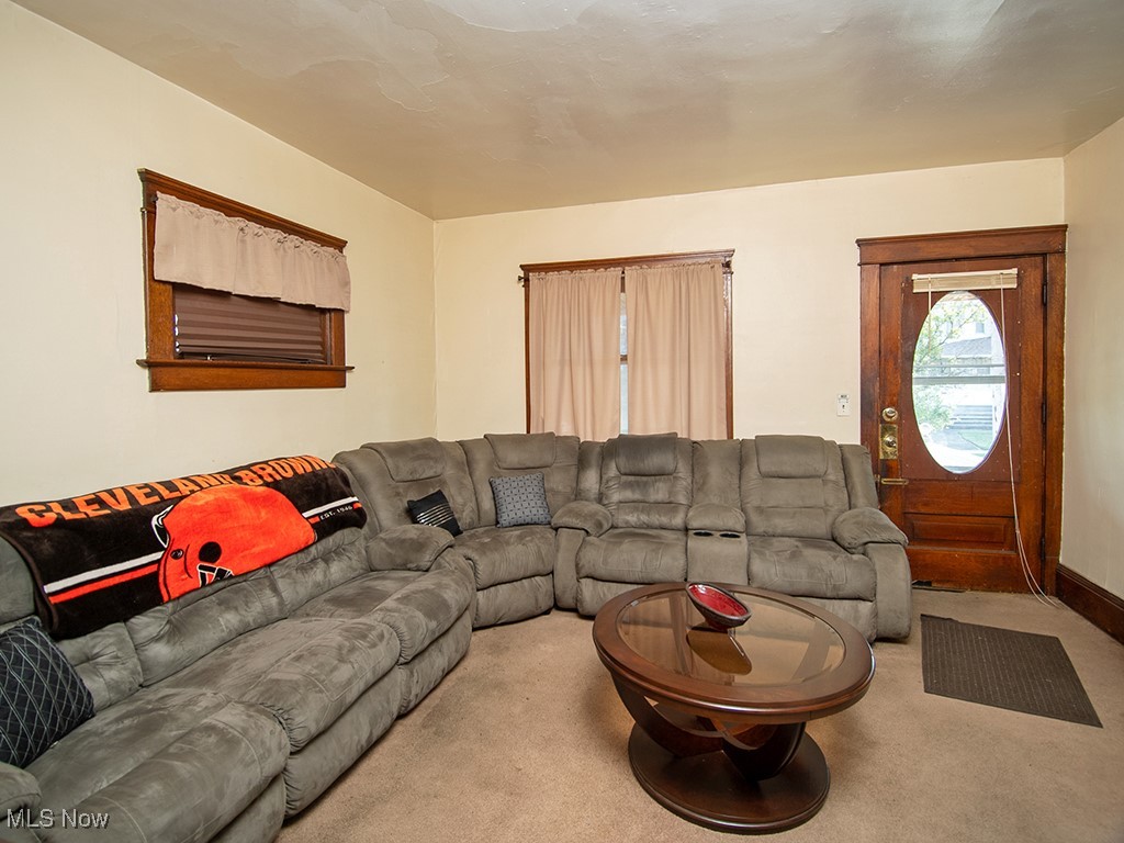 2068 W 100th Street Cleveland OH 44102