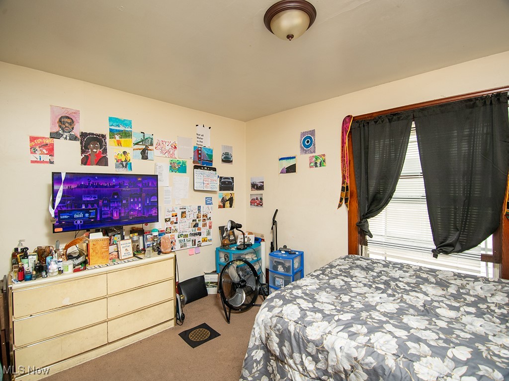 2068 W 100th Street Cleveland OH 44102