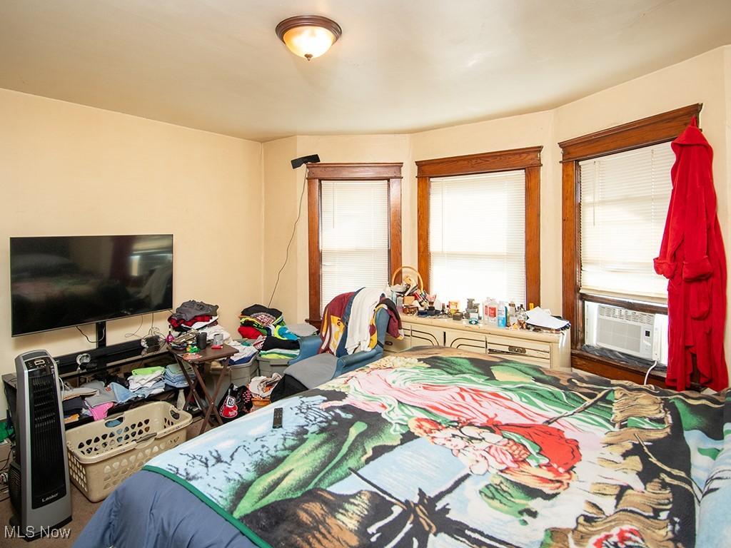 2068 W 100th Street Cleveland OH 44102