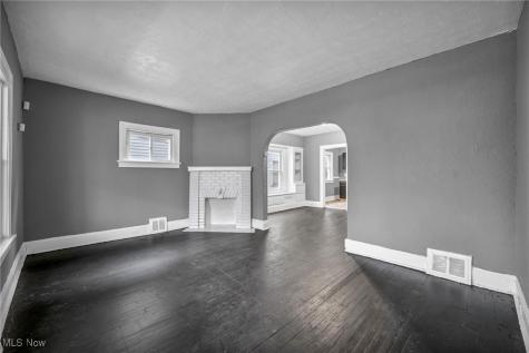 13818 Durkee Avenue Cleveland OH 44105