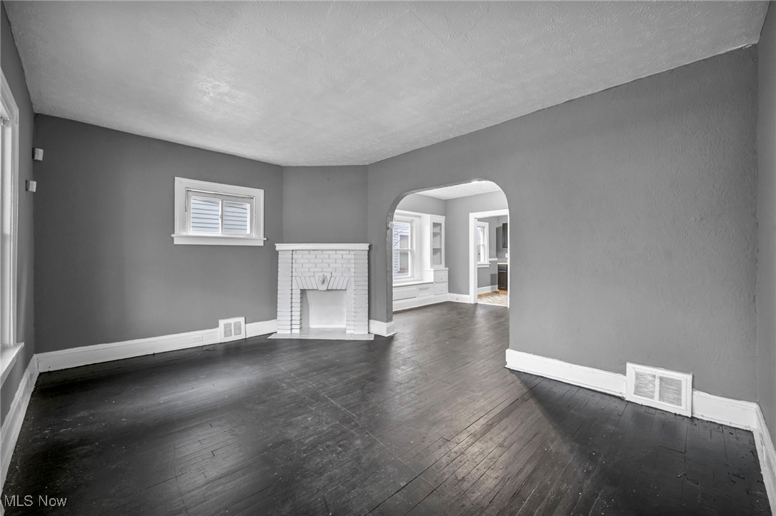 13818 Durkee Avenue Cleveland OH 44105