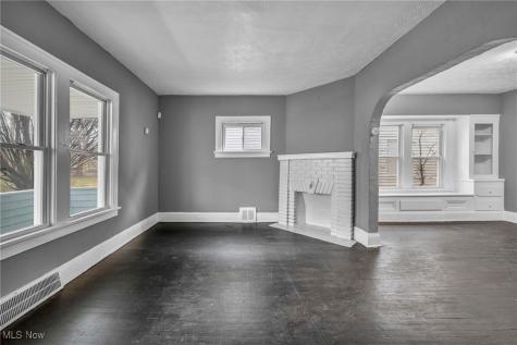 13818 Durkee Avenue Cleveland OH 44105