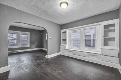 13818 Durkee Avenue Cleveland OH 44105