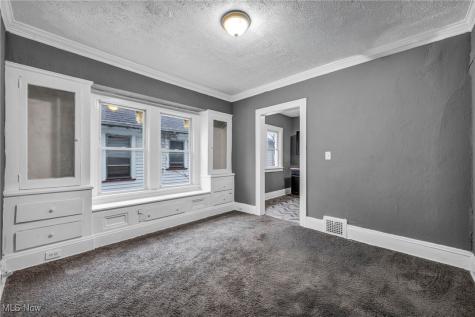 13818 Durkee Avenue Cleveland OH 44105