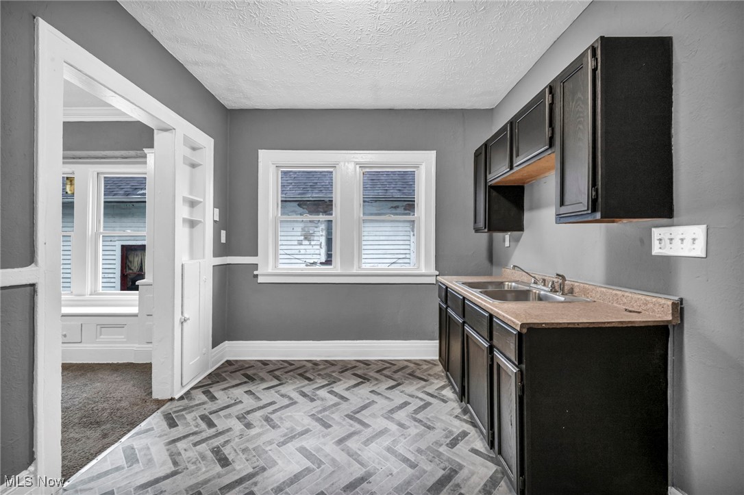 13818 Durkee Avenue Cleveland OH 44105