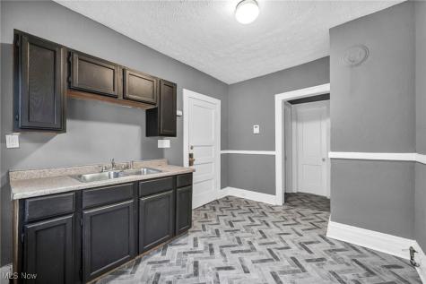 13818 Durkee Avenue Cleveland OH 44105