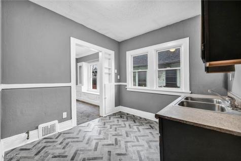 13818 Durkee Avenue Cleveland OH 44105