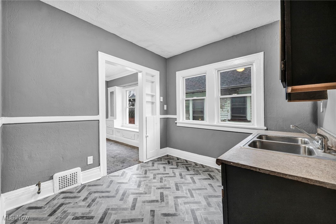 13818 Durkee Avenue Cleveland OH 44105