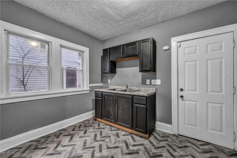 13818 Durkee Avenue Cleveland OH 44105