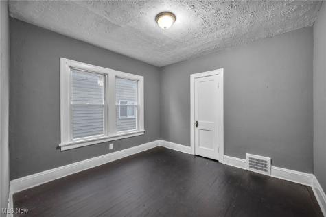 13818 Durkee Avenue Cleveland OH 44105