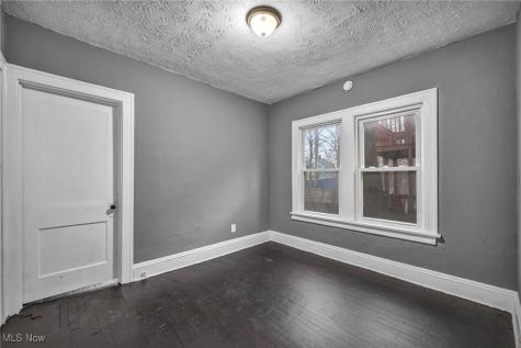 13818 Durkee Avenue Cleveland OH 44105