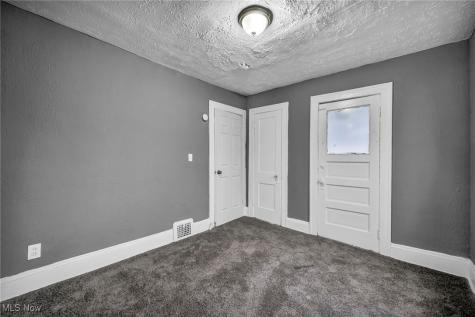 13818 Durkee Avenue Cleveland OH 44105