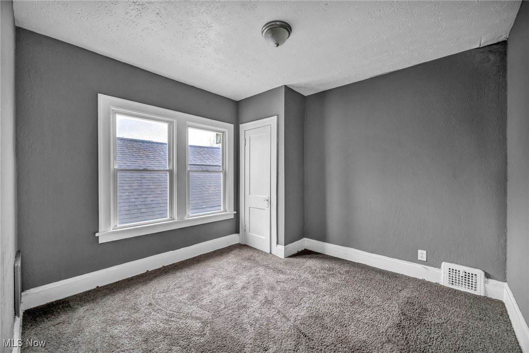 13818 Durkee Avenue Cleveland OH 44105