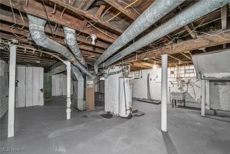 13818 Durkee Avenue Cleveland OH 44105