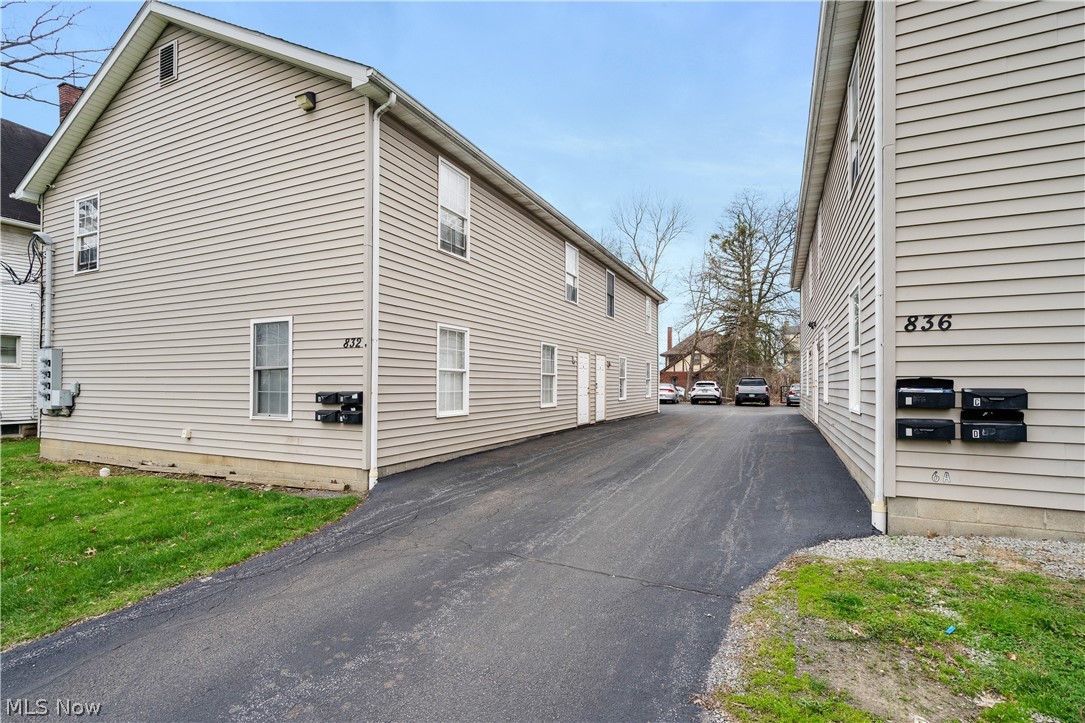 832 Michigan Avenue Youngstown OH 44504