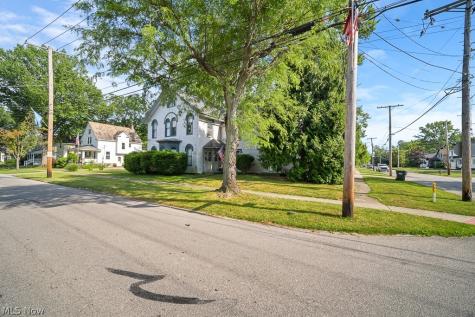 178 E Bridge Street Berea OH 44017