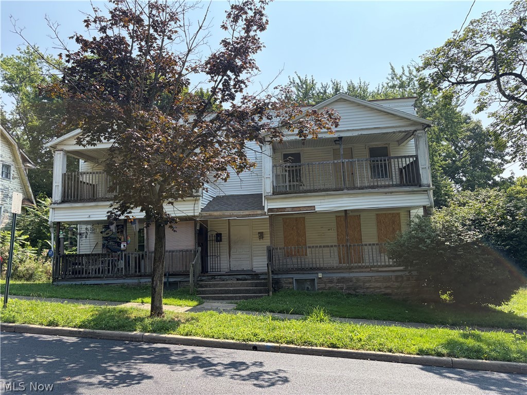 2151 8th Street SW Akron OH 44314