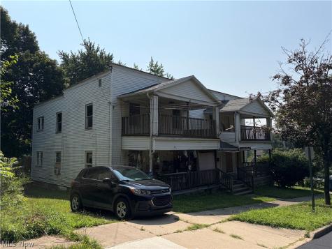 2151 8th Street SW Akron OH 44314