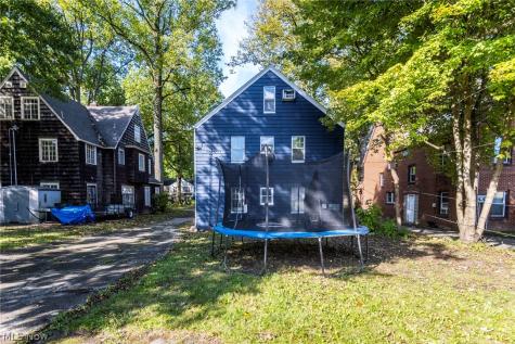 4337-4339 Chester Drive Youngstown OH 44512