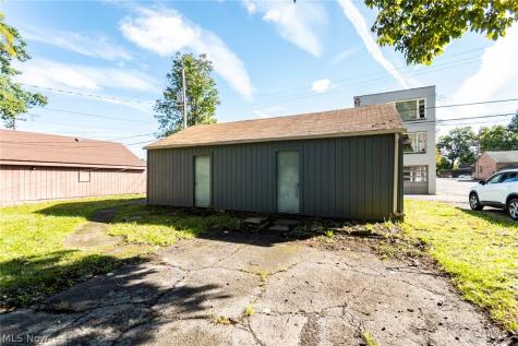 4337-4339 Chester Drive Youngstown OH 44512